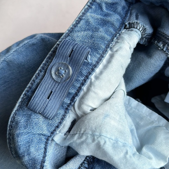 Gymboree size 10 Bermuda denim jean shorts medium wash 9” inseam - Picture 7 of 8